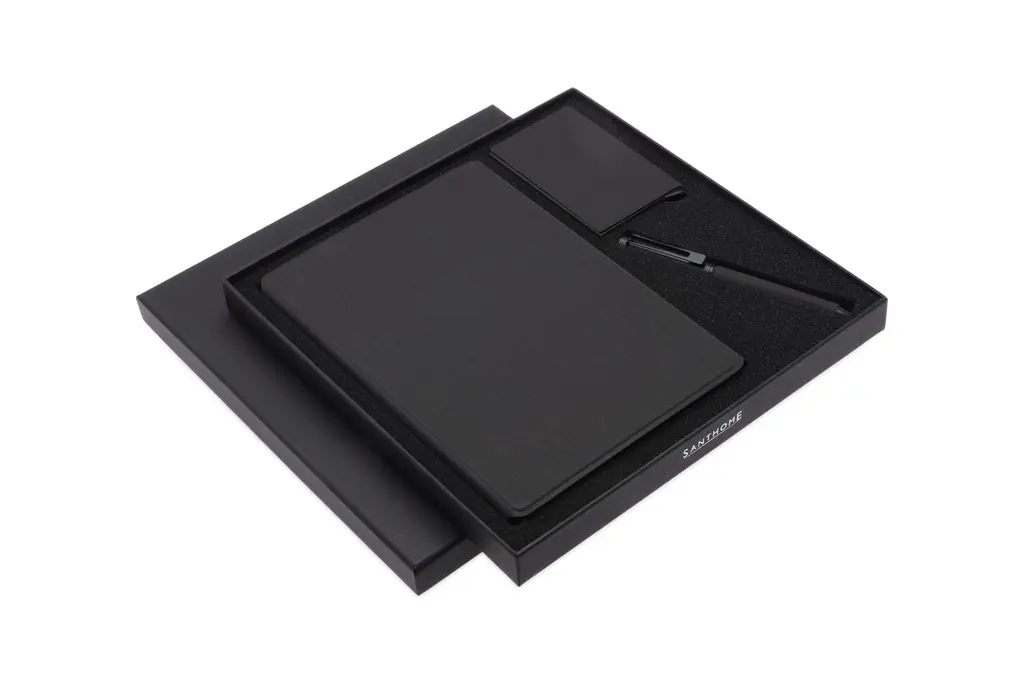CHANGE ZERO Sustainable Gift Set with Refillable Notebook, Pen & Cardholder - Black (6).webp